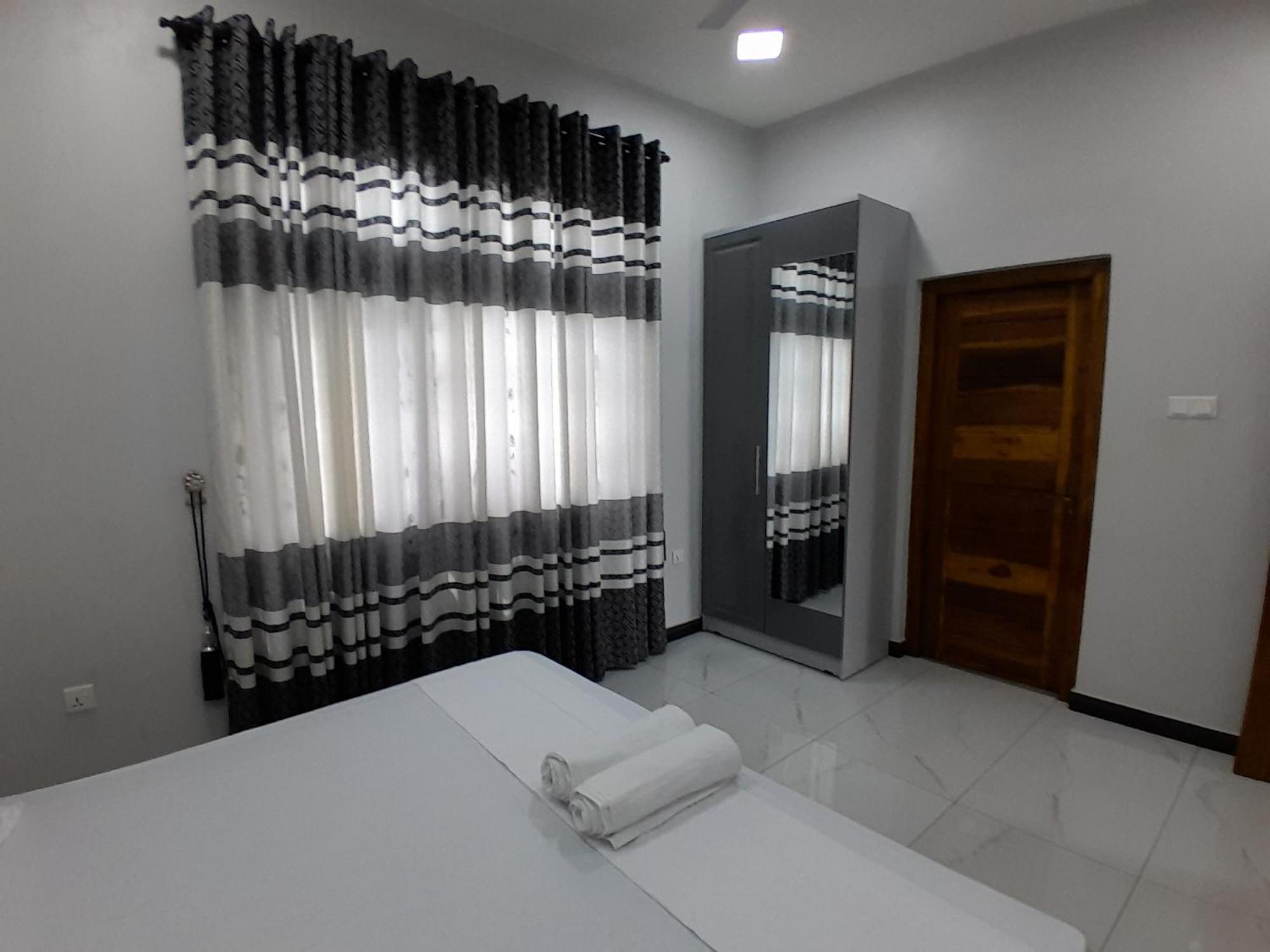 Alps Villa Jaffna Esterno foto