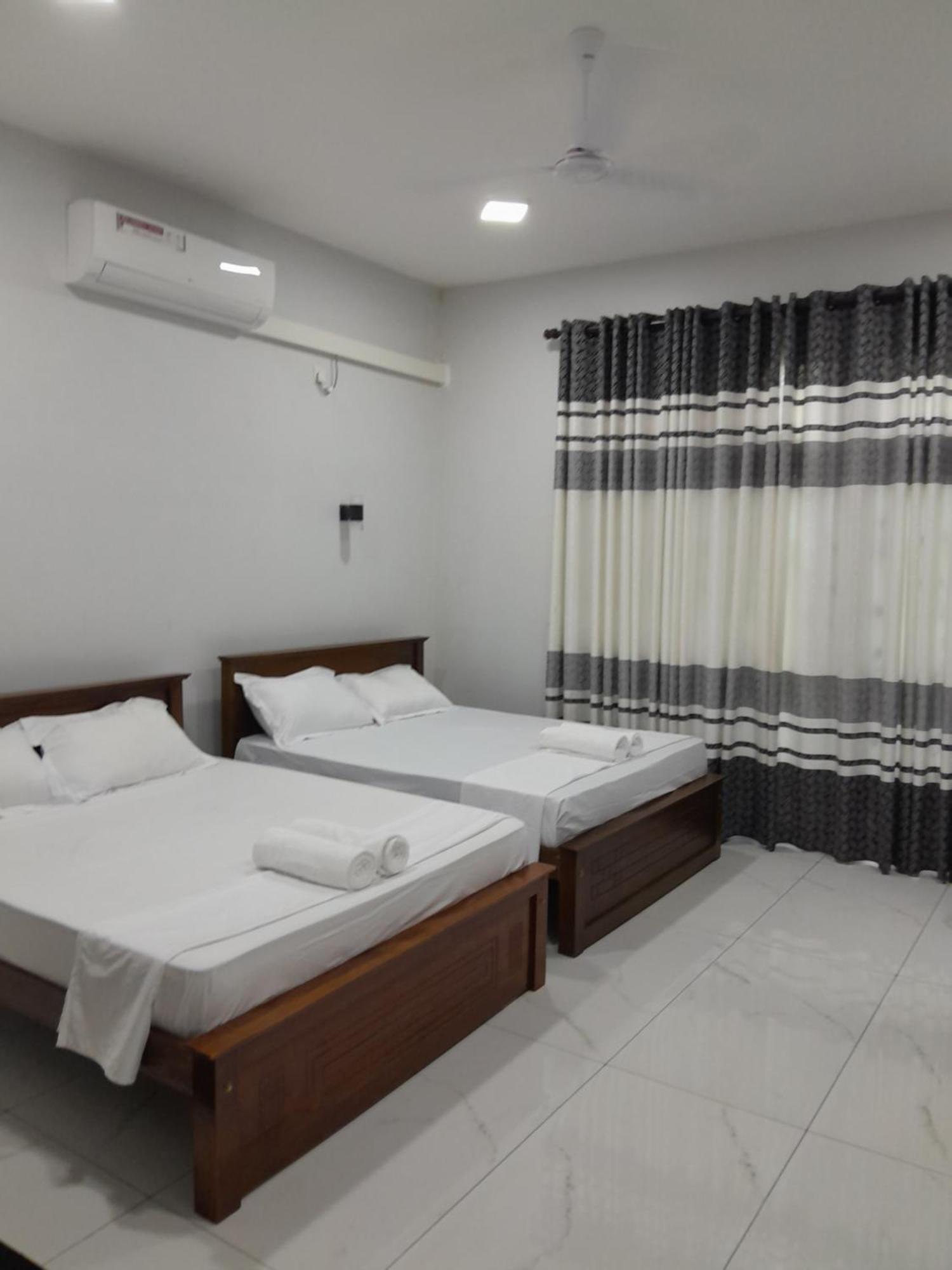 Alps Villa Jaffna Esterno foto