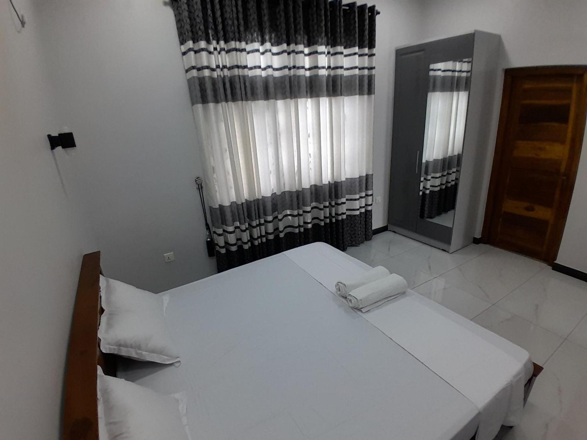 Alps Villa Jaffna Esterno foto